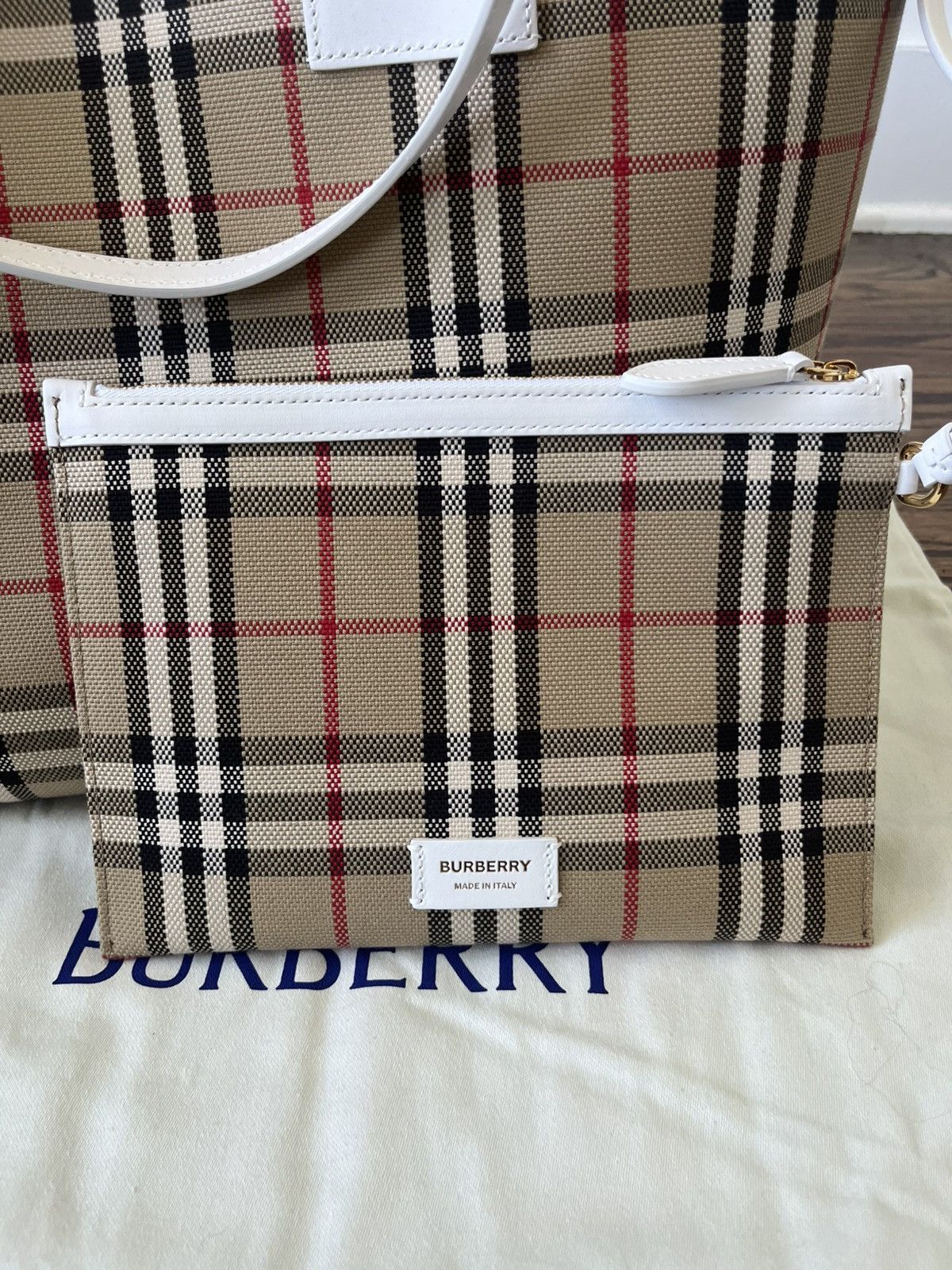 Burberry Burberry Medium London Tote Bag Size ONE SIZE - 7 Thumbnail