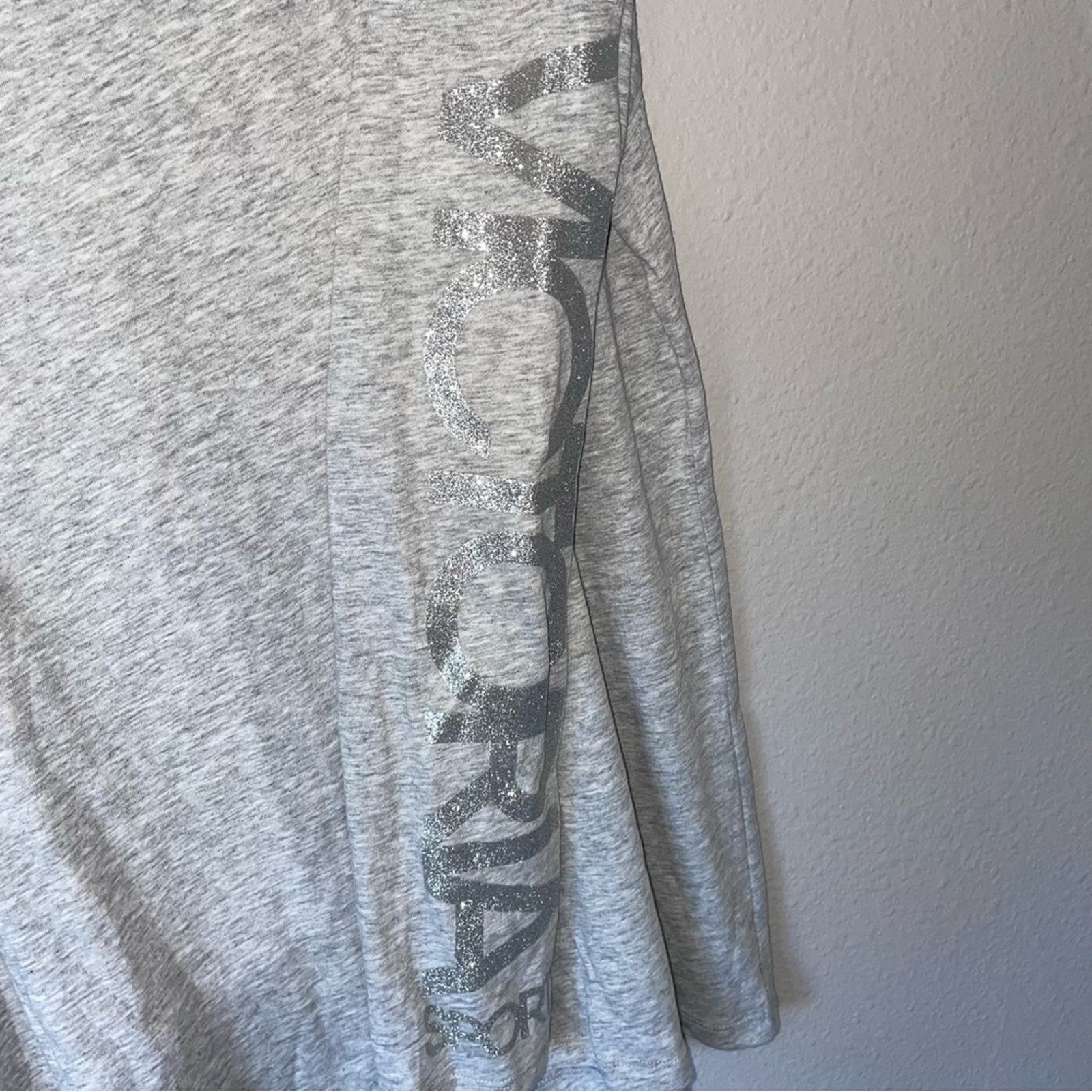 Victoria's Secret Victoria’s Secret Grey Tee M Victoria Boat Neck Long Sleeve Size M / US 6-8 / IT 42-44 - 2 Thumbnail