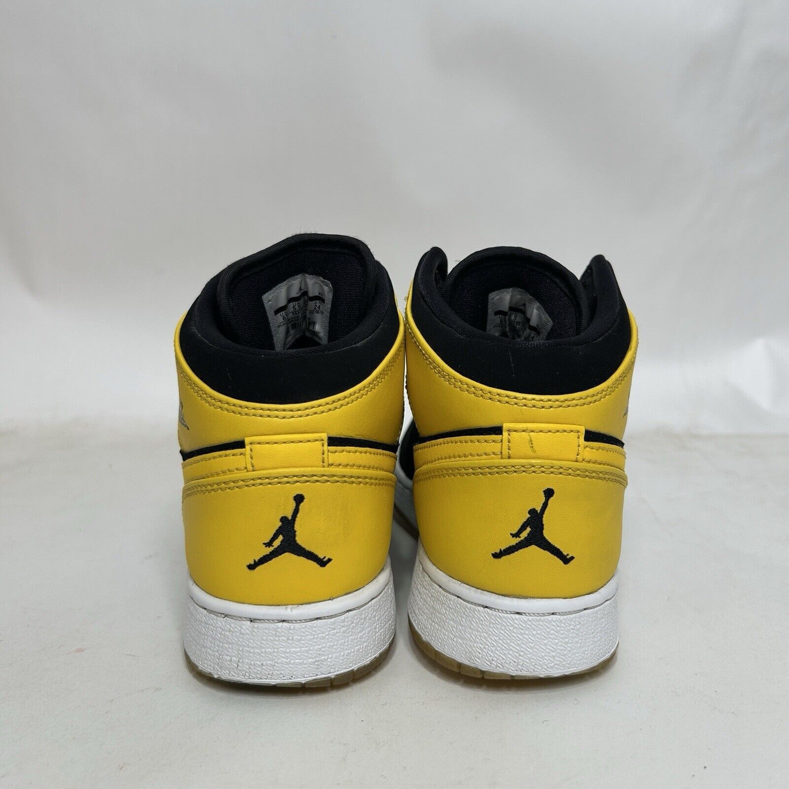 Jordan Brand Nike Shoes Air Jordan 1 Retro Mid GS “New Love” 2024 Size US 7.5 / IT 37.5 - 5 Thumbnail