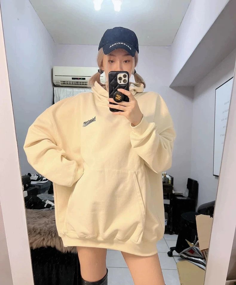 Balenciaga Balenciaga Off-white coke embroidered sweater Size US S / EU 44-46 / 1 - 5 Thumbnail