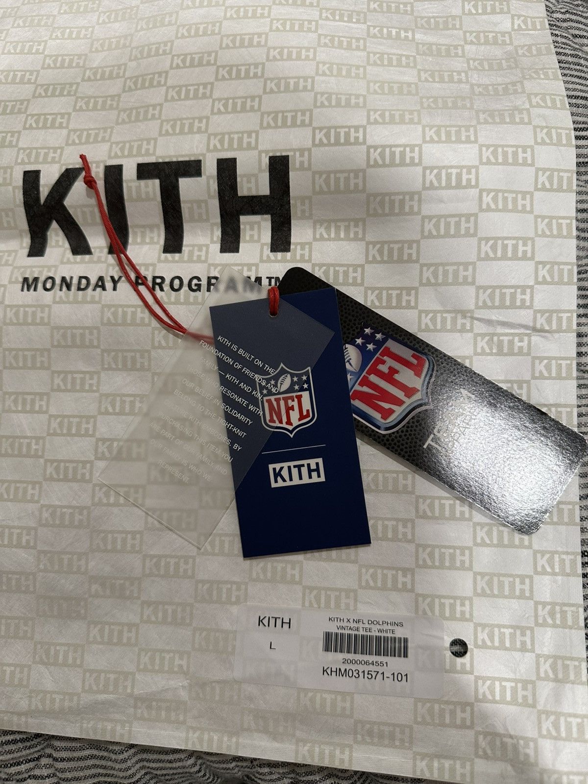 Kith × NFL Kith x NFL - Dolphins Vintage Tee Size US L / EU 52-54 / 3 - 5 Thumbnail
