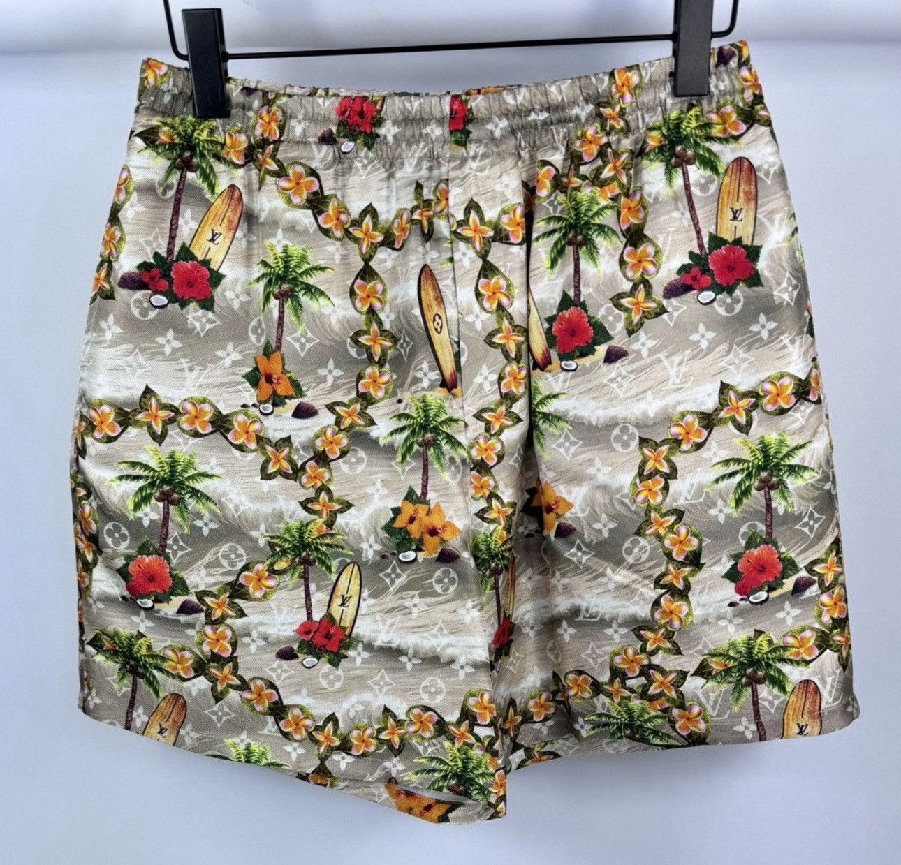Louis Vuitton PHARELL WILLIAMS MONOGRAM /TROPICAL PRINT SILK SHORTS 1AFRK7 Size US 34 / EU 50 - 1 Thumbnail