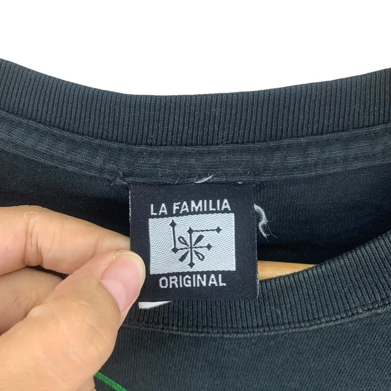 Vintage Vintage LA FAMILIA ORIGINAL Hecho A Mano Tee Shirt Size US M / EU 48-50 / 2 - 4 Thumbnail