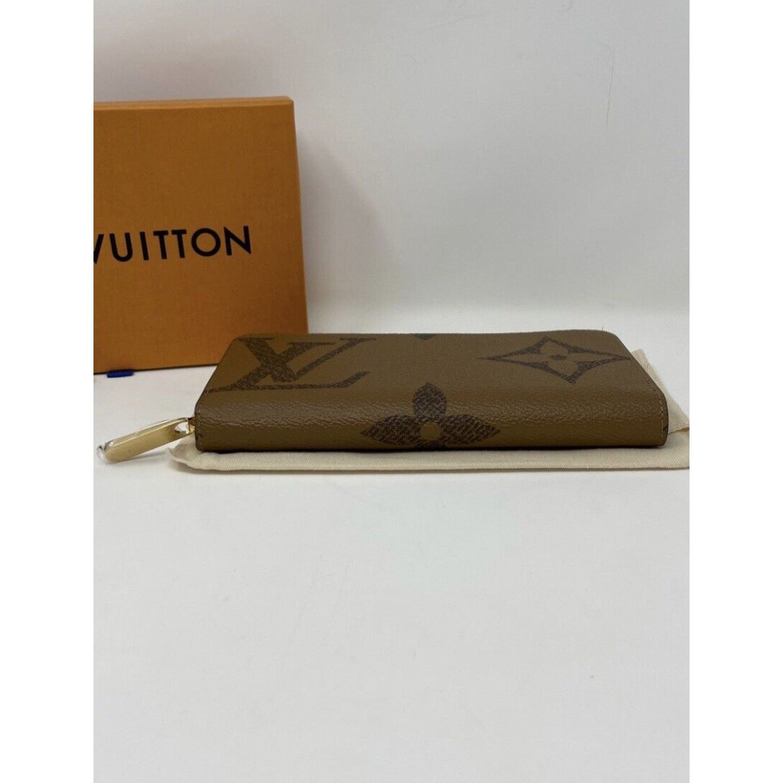 Louis Vuitton Louis Vuitton Zippy Wallet Reverse Monogram Giant Brown Size ONE SIZE - 7 Thumbnail