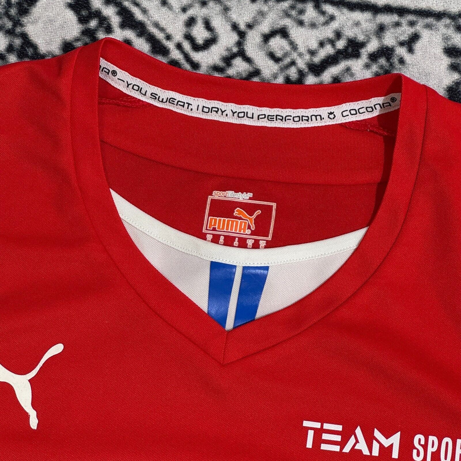 Puma × Vintage Puma Unisex Red Polyester Jersey T-Shirt Size M Regular Fit Size US M / EU 48-50 / 2 - 5 Thumbnail