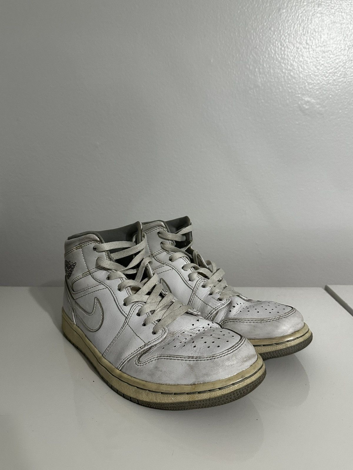 Nike Nike air Jordan 1 mid Size US 8.5 / EU 41-42 - 1 Thumbnail