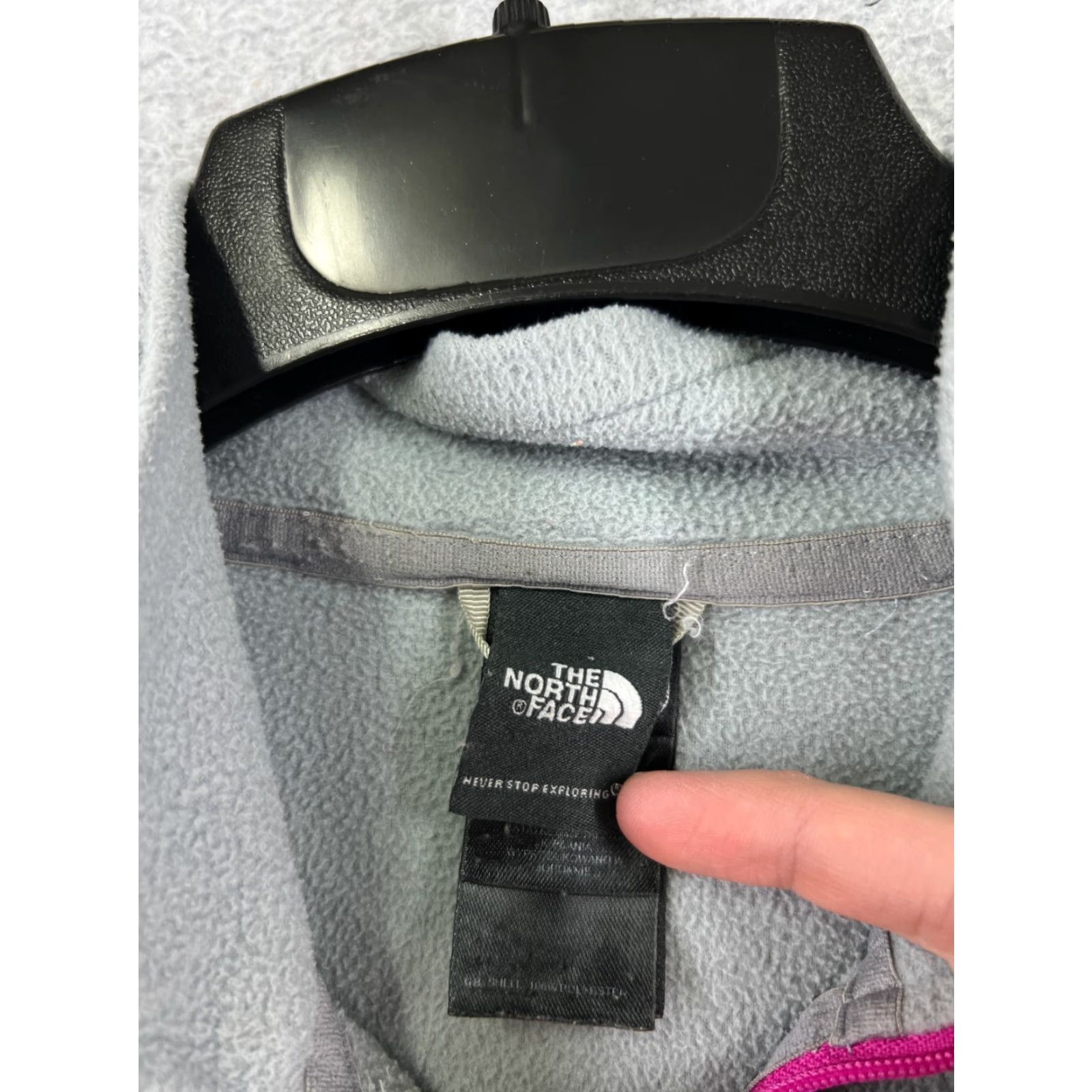 The North Face VINTAGE The North Face Sweater Womens Medium Gray 1/4 Zip Polyester Fleece Mock Neck Size M / US 6-8 / IT 42-44 - 3 Thumbnail
