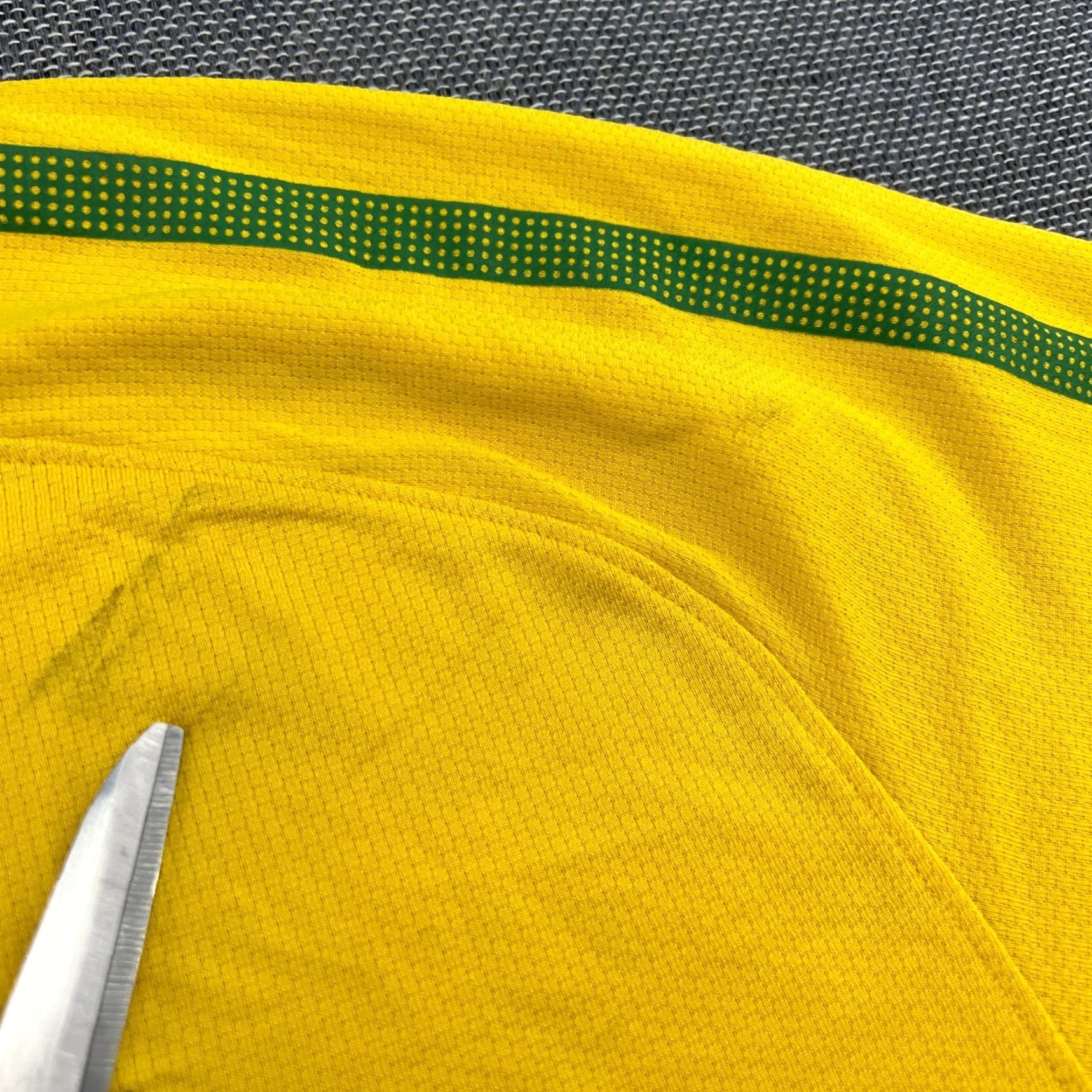 Nike Nike Brazil 2010 2011 Home Football Jersey Mens 2XL Yellow Adult Shirt Size US XXL / EU 58 / 5 - 5 Thumbnail