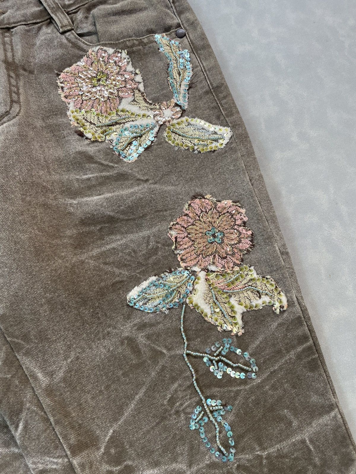 Japanese Brand 💥Y2k Crazy Whisker Flare💥 Japanese Brand Flower Embroidery Size US 31 - 6 Thumbnail