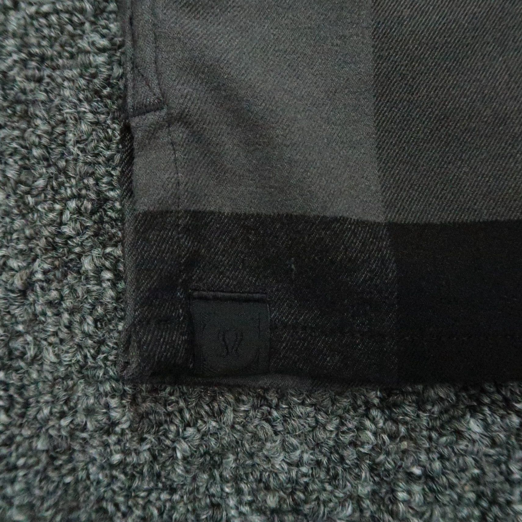 Lululemon Lululemon Shirt Mens M Plaid Gray Black Long Sleeve Button-Up Size US M / EU 48-50 / 2 - 4 Thumbnail