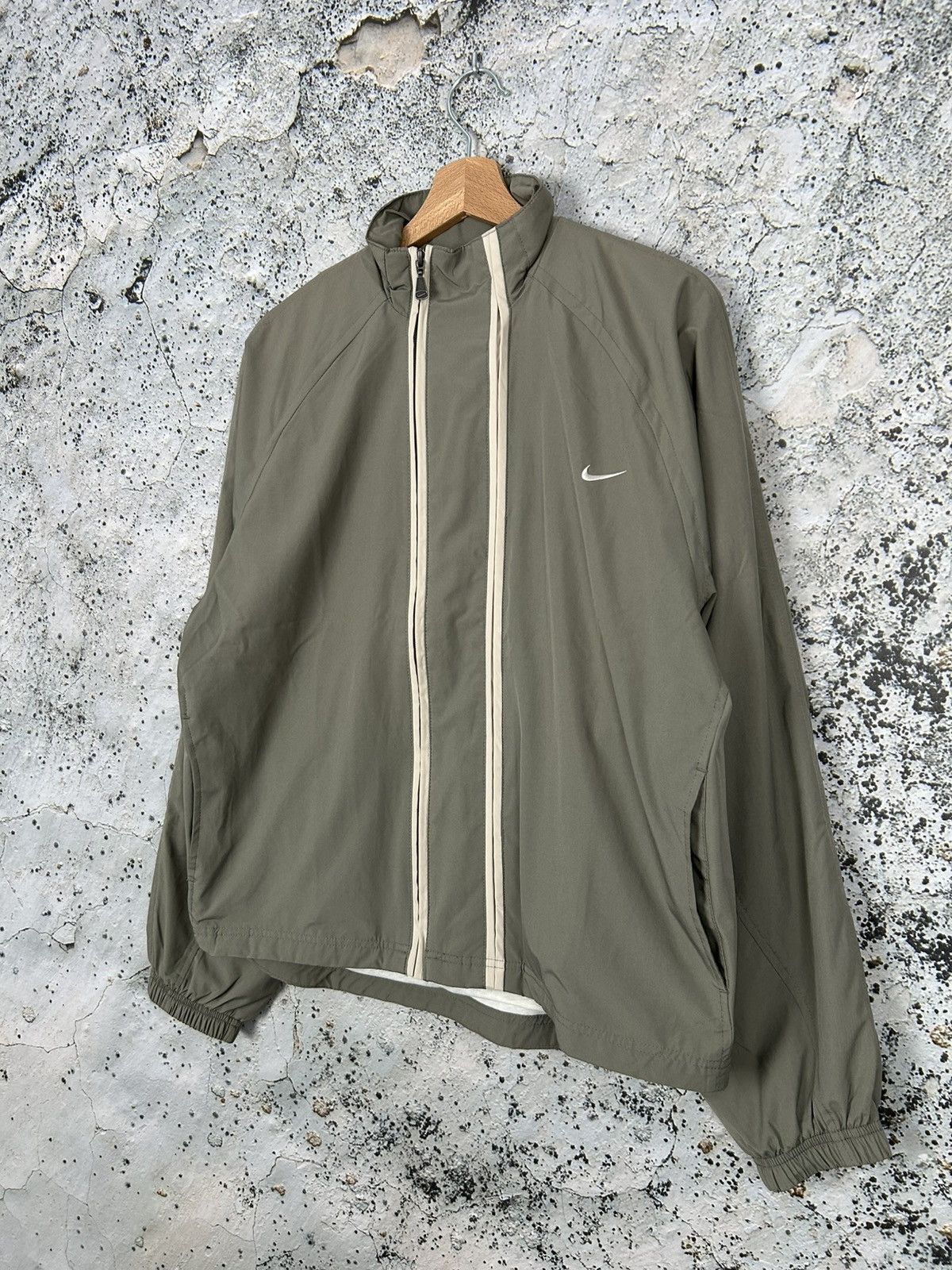 Nike Vintage Nike Beige Swoosh Light Jacket Streetwear 90s Rare Size US M / EU 48-50 / 2 - 2 Thumbnail