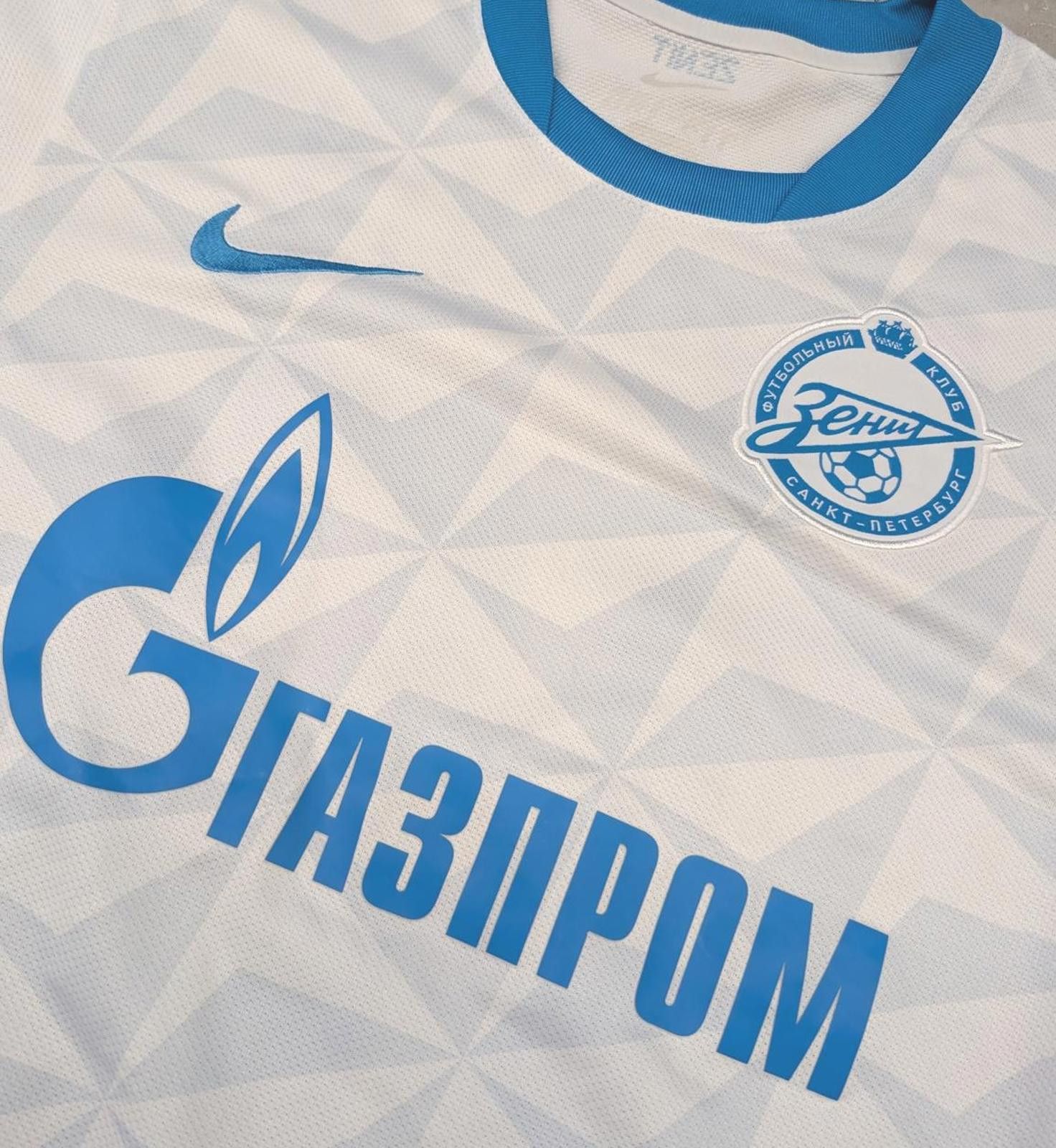 Nike Nike Zenit St. Petersburg Arshavin 10 away football kit Size US M / EU 48-50 / 2 - 2 Thumbnail