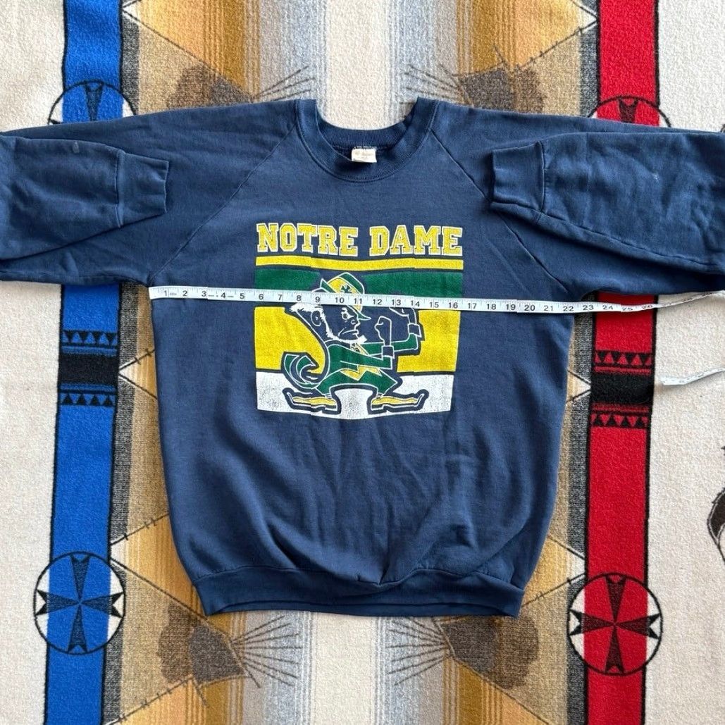 Fruit Of The Loom VINTAGE Notre Dame Fightin’ Irish Crewneck Sweatshirt Mens L Blue 90s College Sports University Sweatshirt Pullover Crew Neck Size US L / EU 52-54 / 3 - 4 Thumbnail