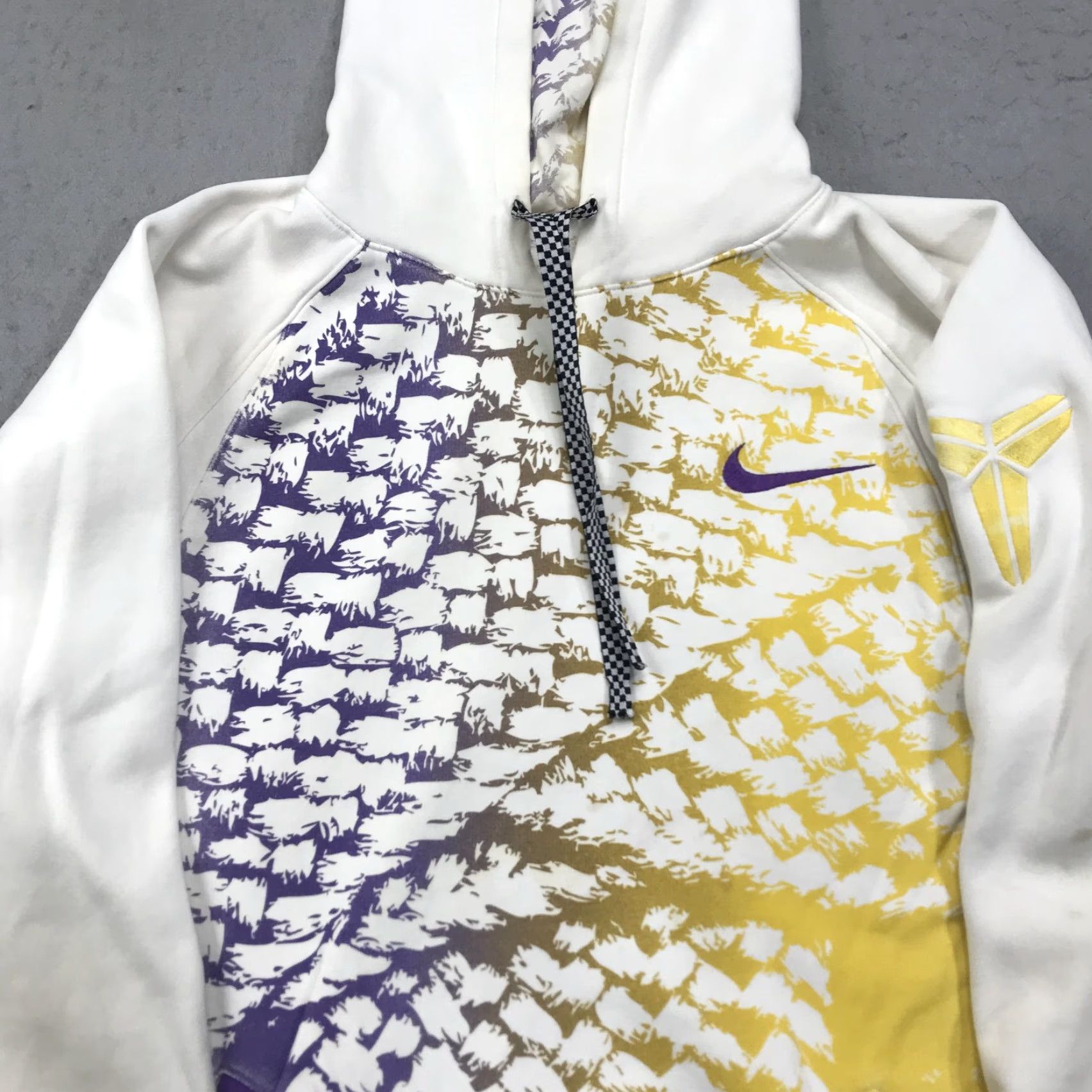Nike VINTAGE Nike Hoodie Mens Medium Oversized Kobe Bryant AOP Sweatshirt Y2K RARE Size US M / EU 48-50 / 2 - 3 Thumbnail