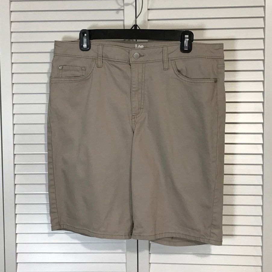 Lee Lee Rider Khaki Midrise Bermuda Stretch Shorts Women 14 M Size 36" / US 14 / IT 50 - 1 Thumbnail
