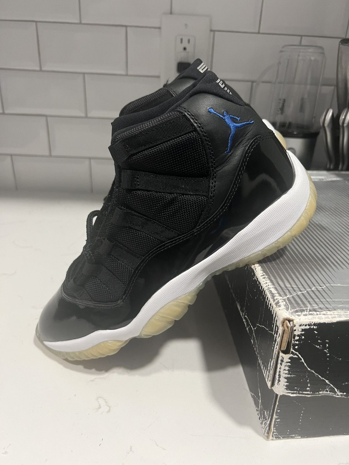 Jordan Brand Jordan 11 sz 8 2000 release Size US 8 / EU 41 - 2 Thumbnail