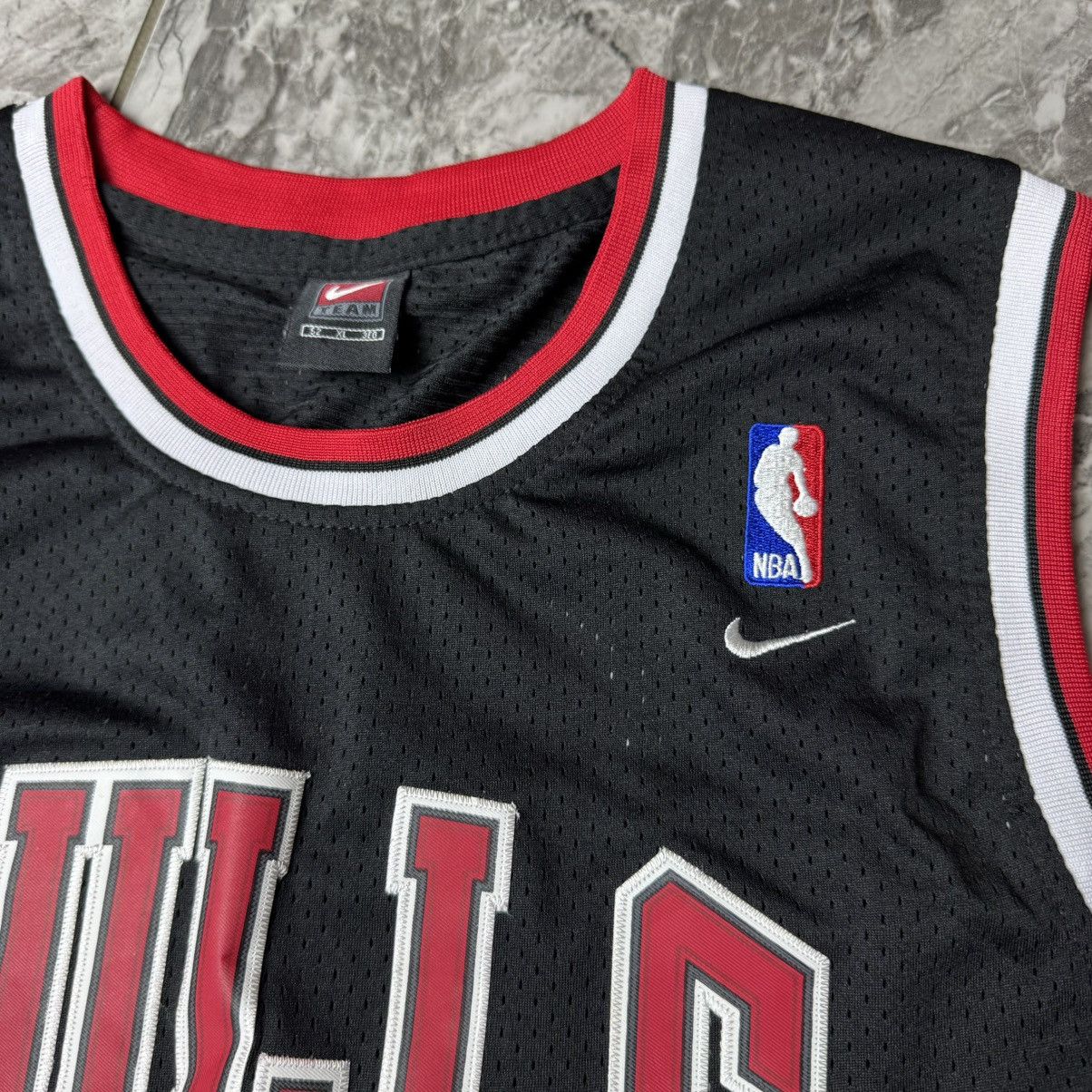 NBA × Nike × Vintage Vintage Nike Chicago Bulls Michael Jordan #23 90s NBA Jersey Size US XL / EU 56 / 4 - 4 Thumbnail