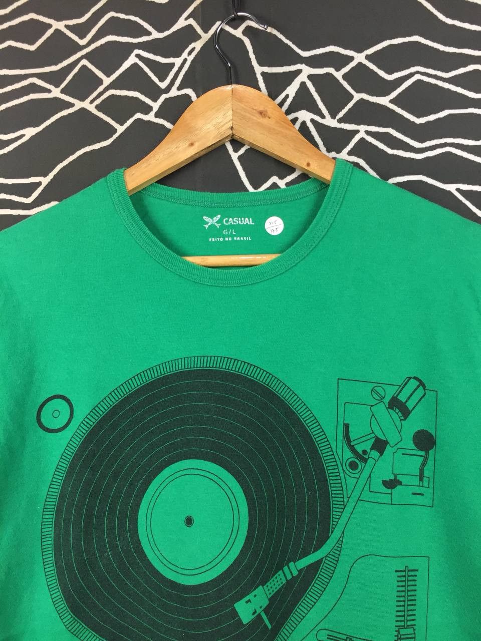 Vintage Hering Casual Made In Brazil Vinyl Record Turntable Tee Size US L / EU 52-54 / 3 - 3 Thumbnail
