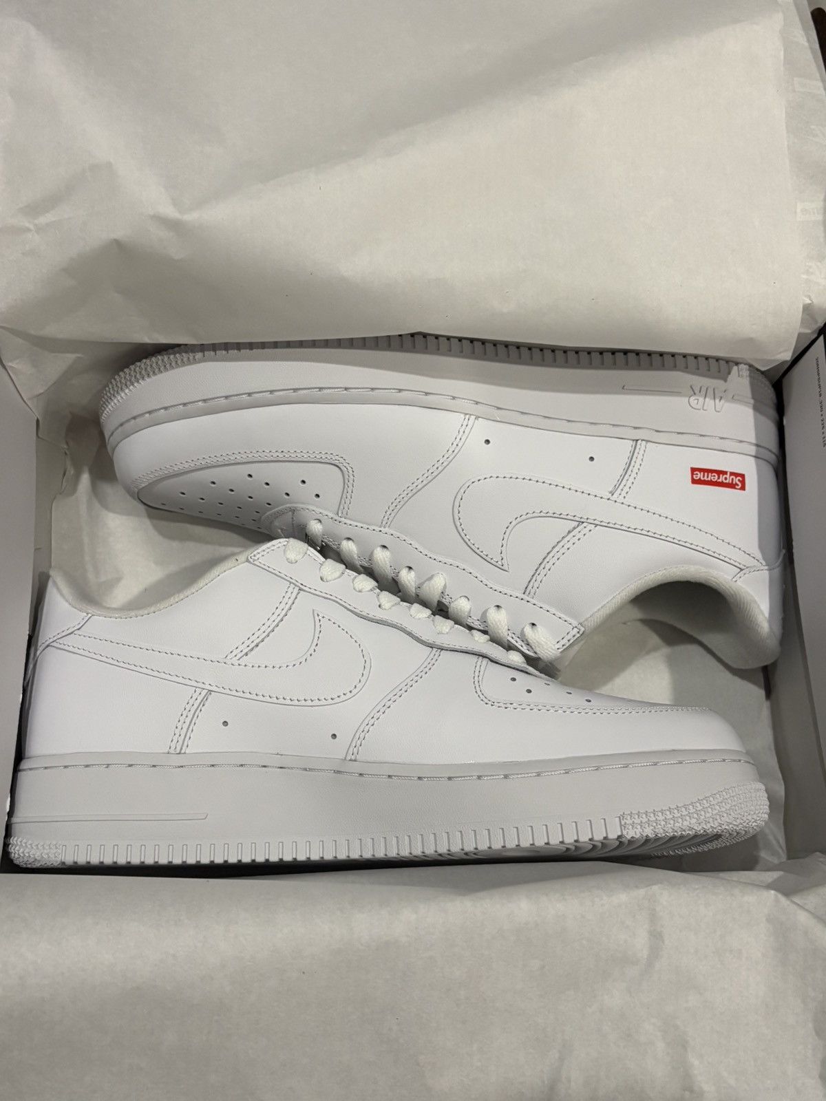 Nike × Supreme Supreme x Nike Air Force 1 Low Size US 10 / EU 43 - 5 Thumbnail