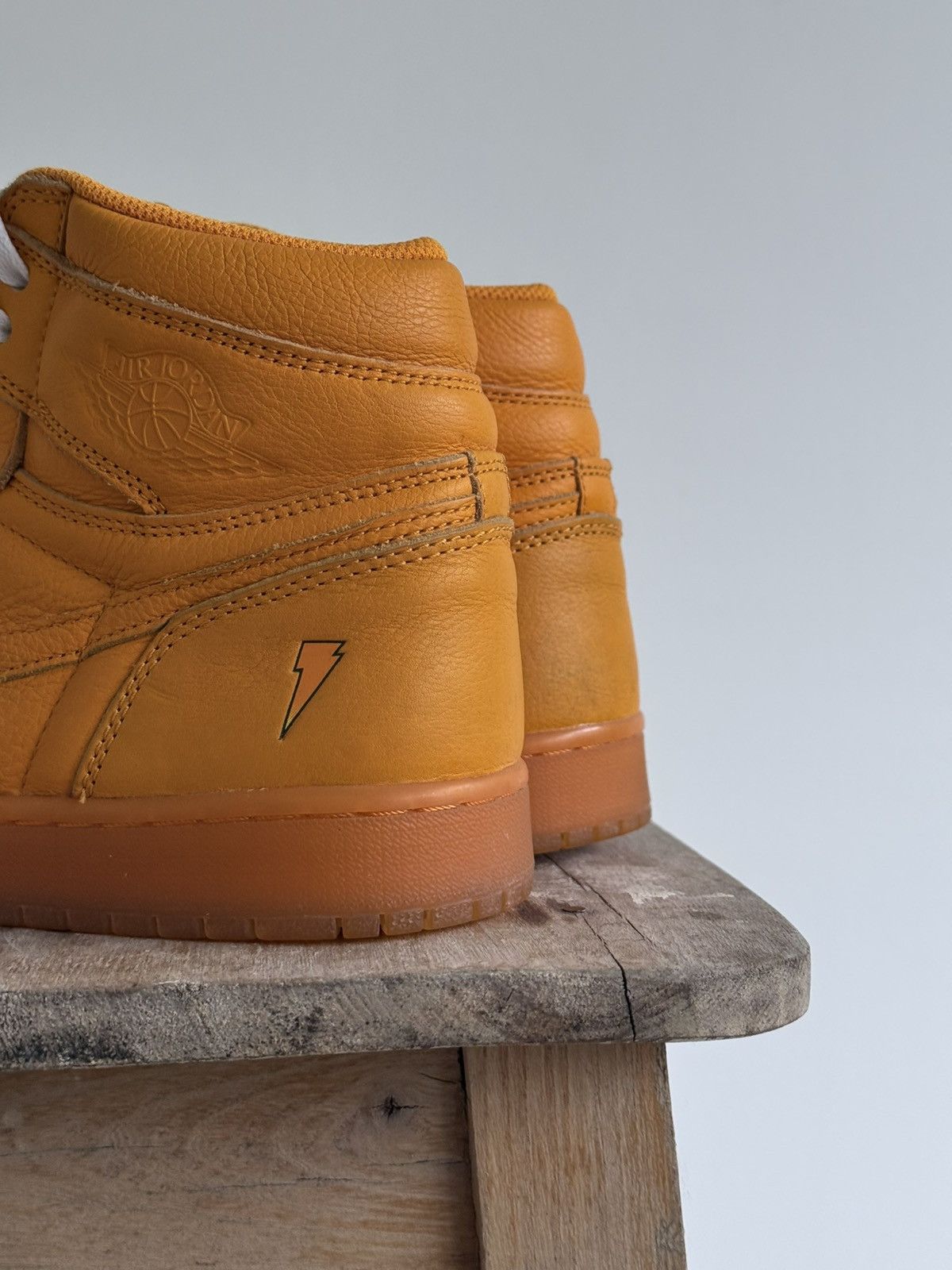 Gatorade × Jordan Brand Jordan 1 Retro High Gatorade Orange Peel Sneakers Size US 10 / EU 43 - 5 Thumbnail