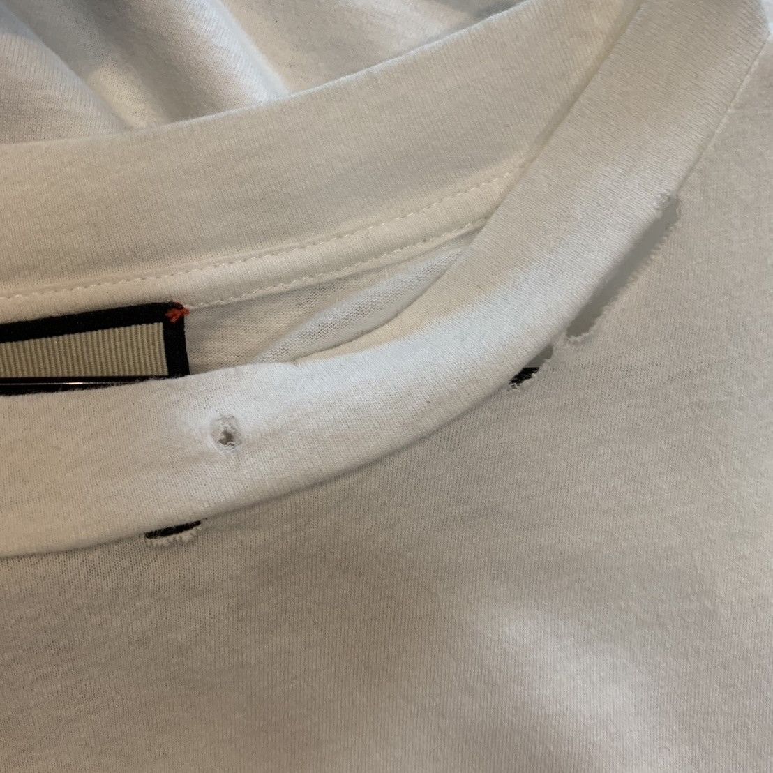 Gucci Gucci Distressed Logo T Shirt Size US M / EU 48-50 / 2 - 4 Thumbnail