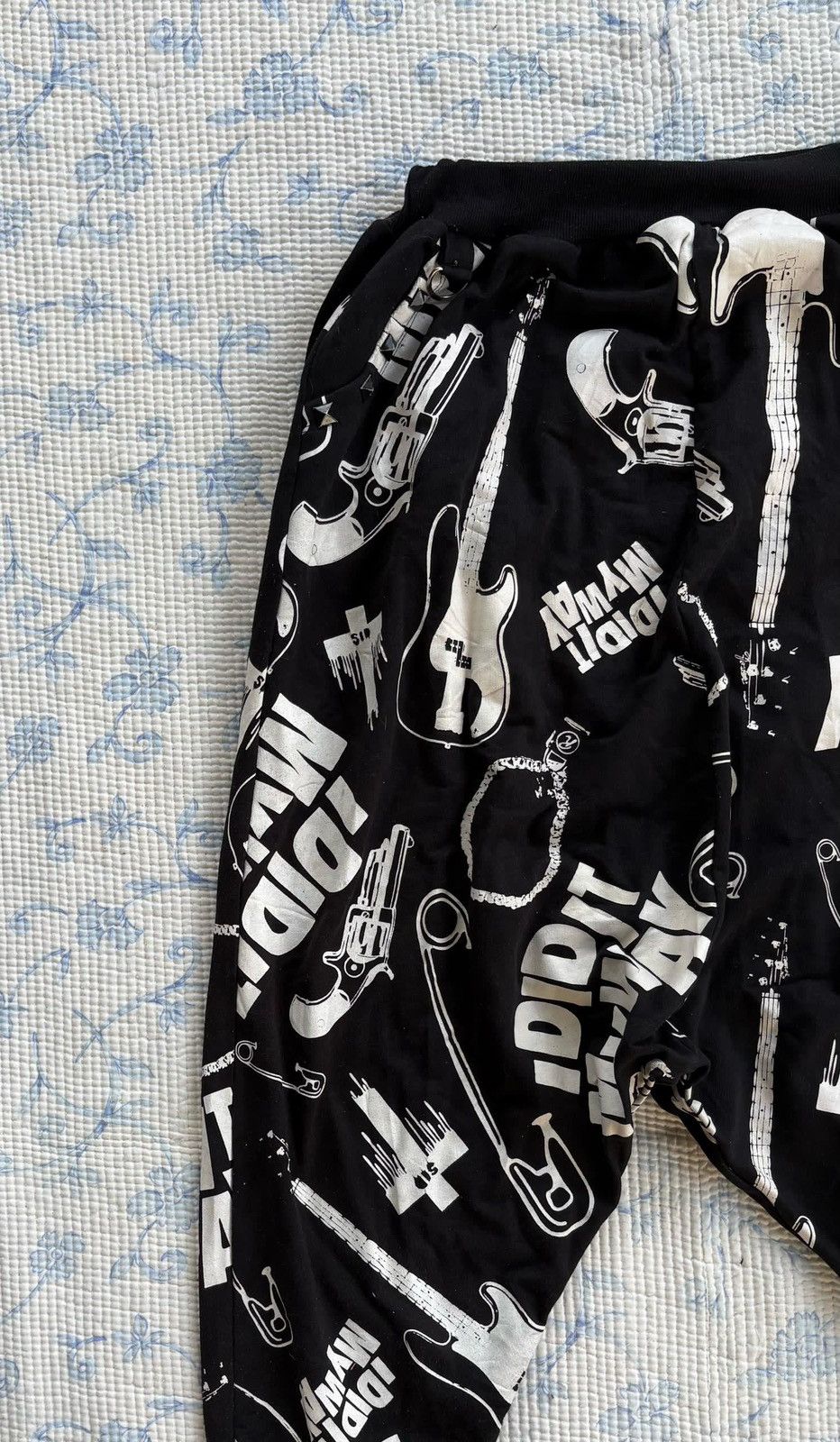 Japanese Brand Lovees Rock Harem Pant Full Print Design Size US 26 / EU 42 - 4 Thumbnail