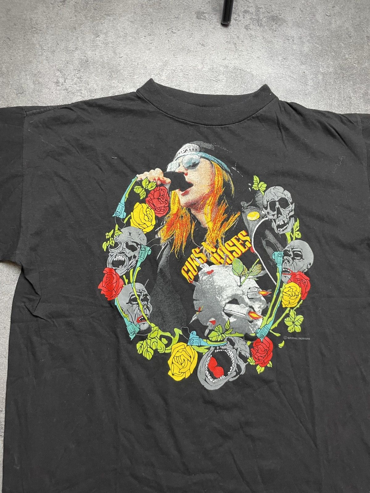 Band Tees × Guns N' Roses × Vintage Guns N Roses band tee black boxy retro vintage single stich Size US L / EU 52-54 / 3 - 4 Thumbnail