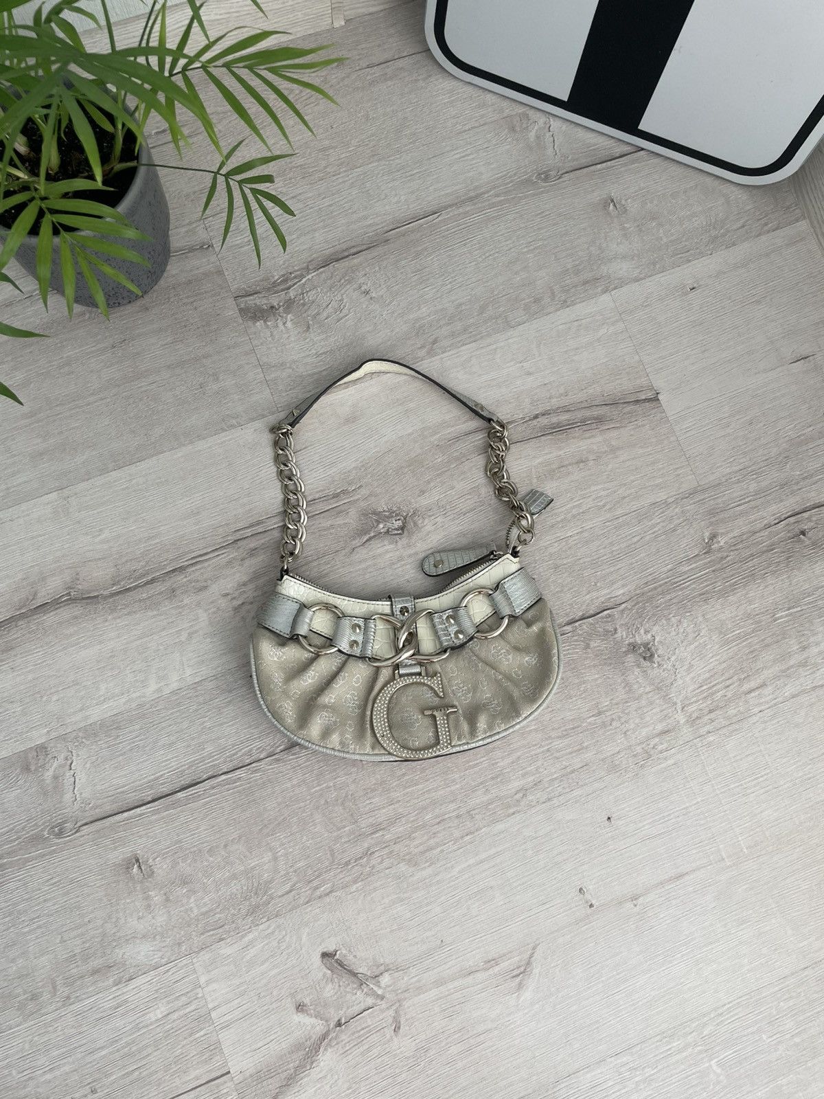 2000S Y2K Baguette Guess Bag Metal Diamond Luxury Grunge Hyp in Beige, Women's