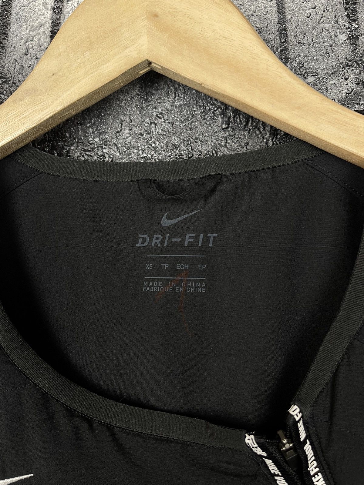 Nike Nike F. C. Dri-Fit Sportwear Black Vest Men’s Size XS Size US XS / EU 42 / 0 - 5 Thumbnail