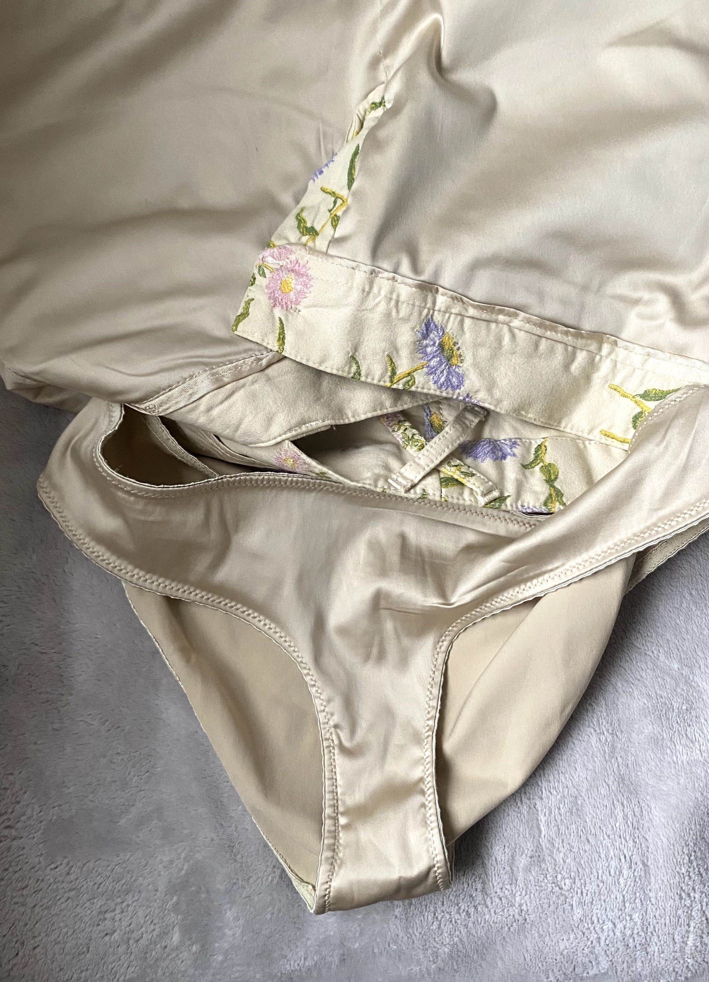 Dolce & Gabbana Dolce Gabbana Mini Skirt Floral Size 26" / US 2 / IT 38 - 6 Thumbnail
