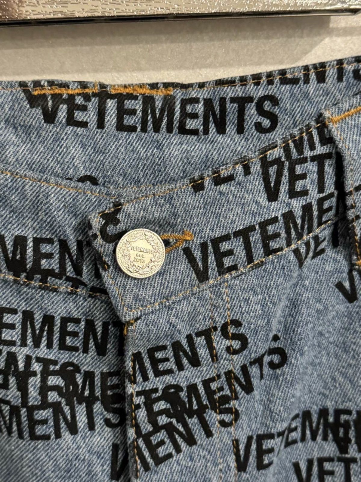 Vetements Vetements overprint convertible jeans Size US 32 / EU 48 - 4 Thumbnail