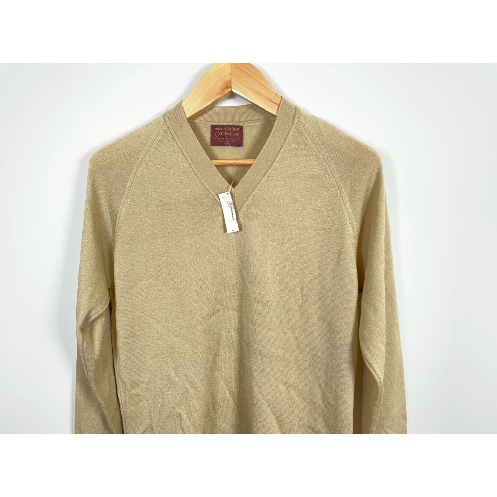 Van Heusen VINTAGE Van Heusen Coleseta V-Neck Sweater Mens M Beige 70s Acetate Polyester NOS Size US M / EU 48-50 / 2 - 4 Thumbnail