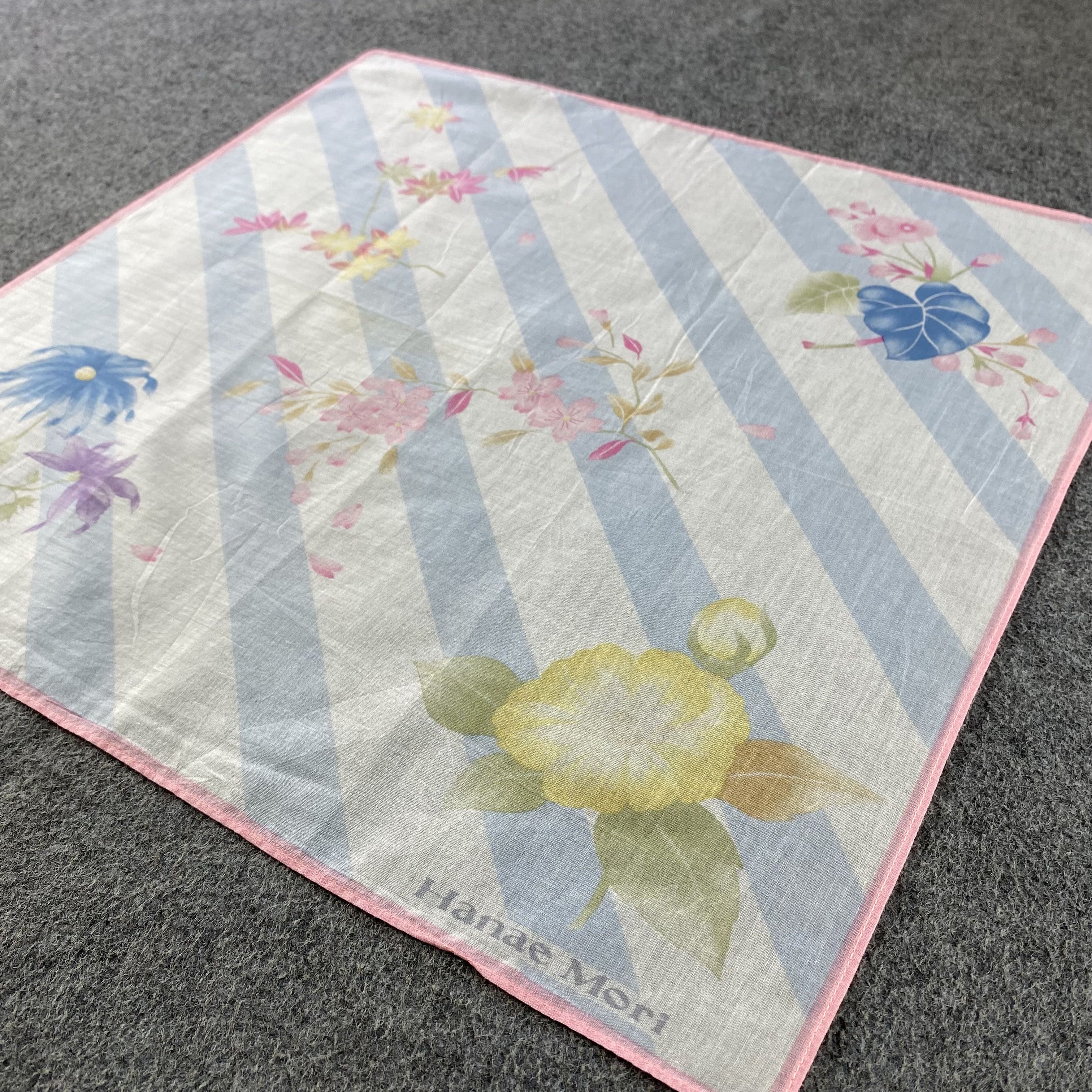 Hanae Mori Hanae Mori Handkerchief/Neckerchief/Bandana HC786 Size ONE SIZE - 2 Thumbnail