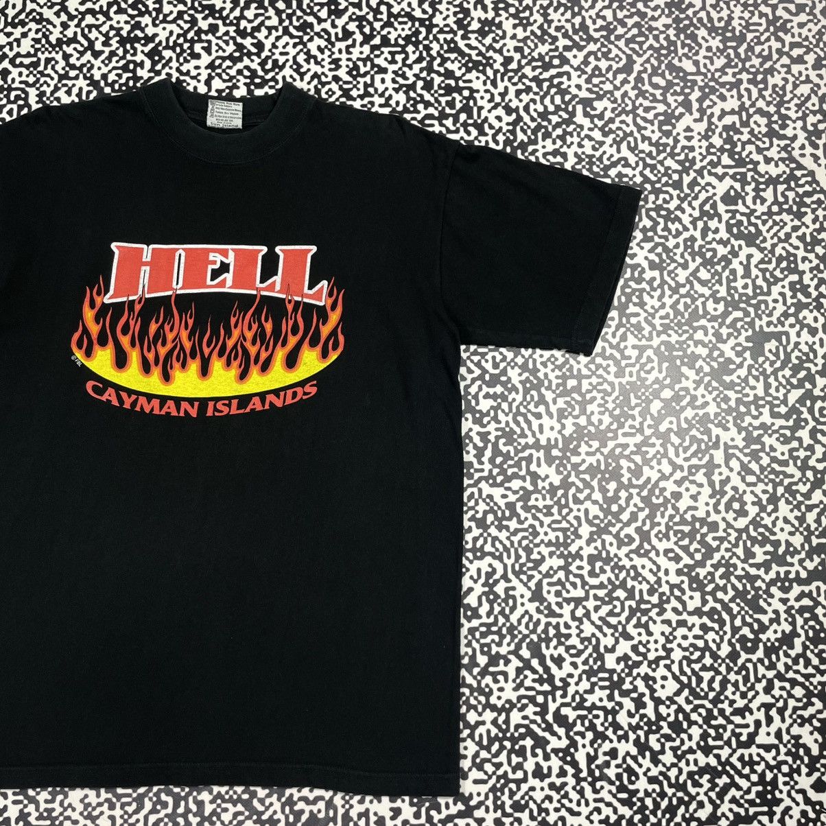 Vintage Vintage 90s Hell Cayman Islands Flame Fire Retro T-shirt Size US M / EU 48-50 / 2 - 3 Thumbnail