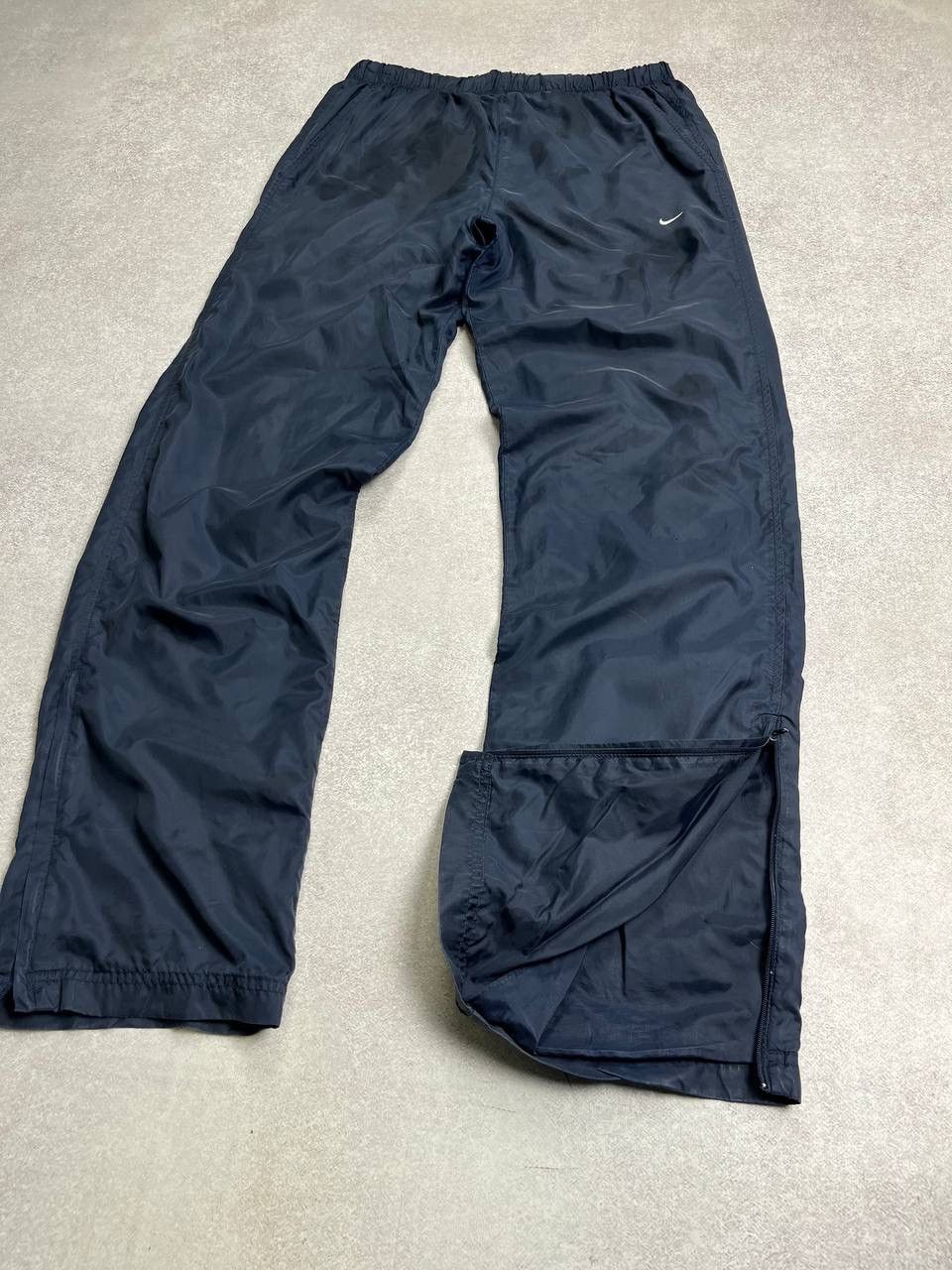 Nike × Vintage Vintage Nike Swoosh Nylon Baggy Trackpants Y2K S Size US 31 - 2 Thumbnail