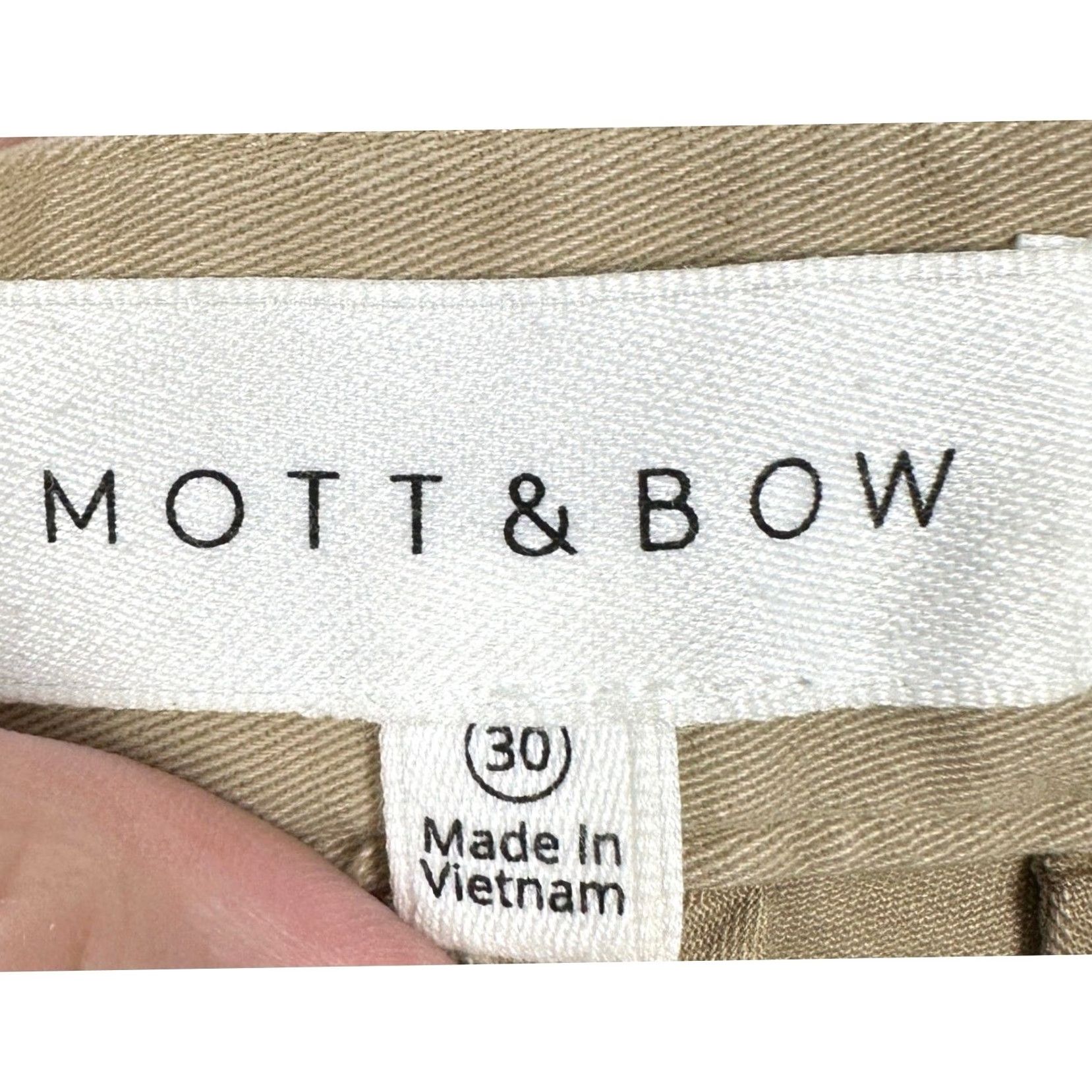 Mott & Bow Mott & Bow Chino Shorts Mens 30 Flat Front 8in Inseam Tan Khaki Pockets Zip Fly Size US 30 / EU 46 - 3 Thumbnail