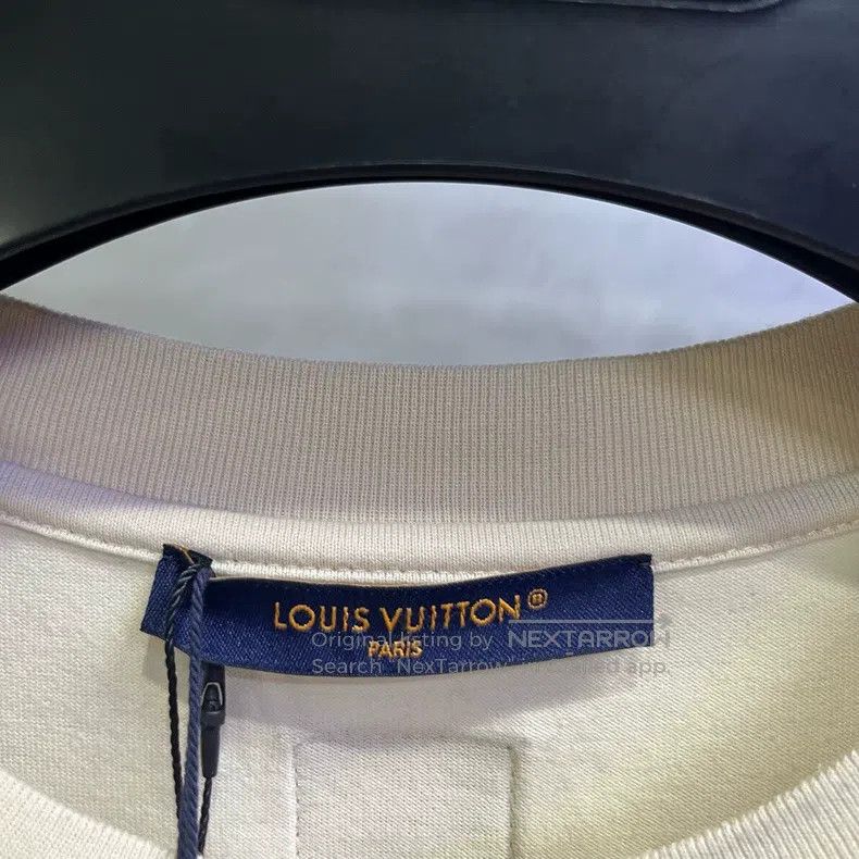 Louis Vuitton Louis Vuitton 26 Letter Print Short Sleeve T-Shirt Size US XL / EU 56 / 4 - 2 Thumbnail