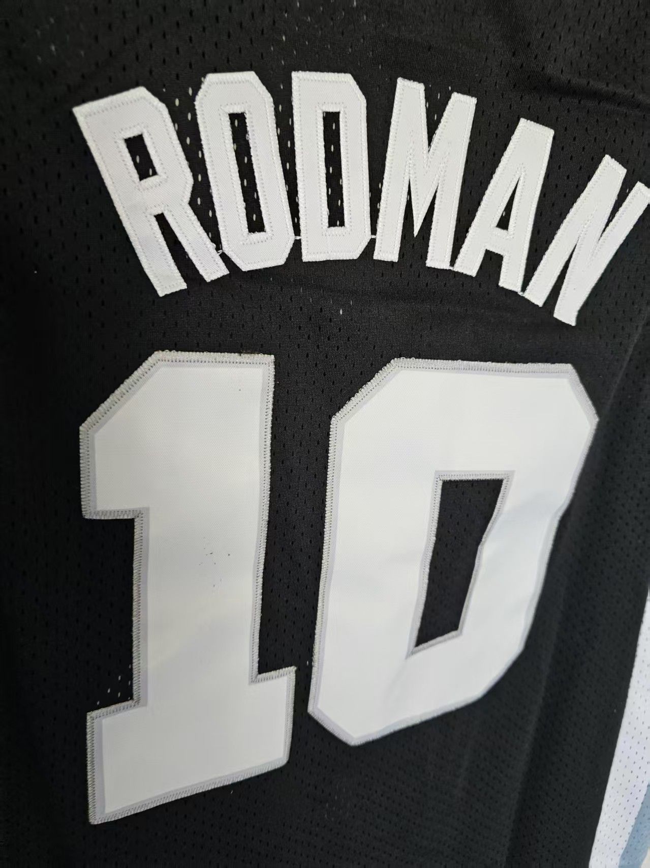 NBA San Antonio Spurs 10 Dennis Rodman Jersey Stitched Size US M / EU 48-50 / 2 - 5 Thumbnail