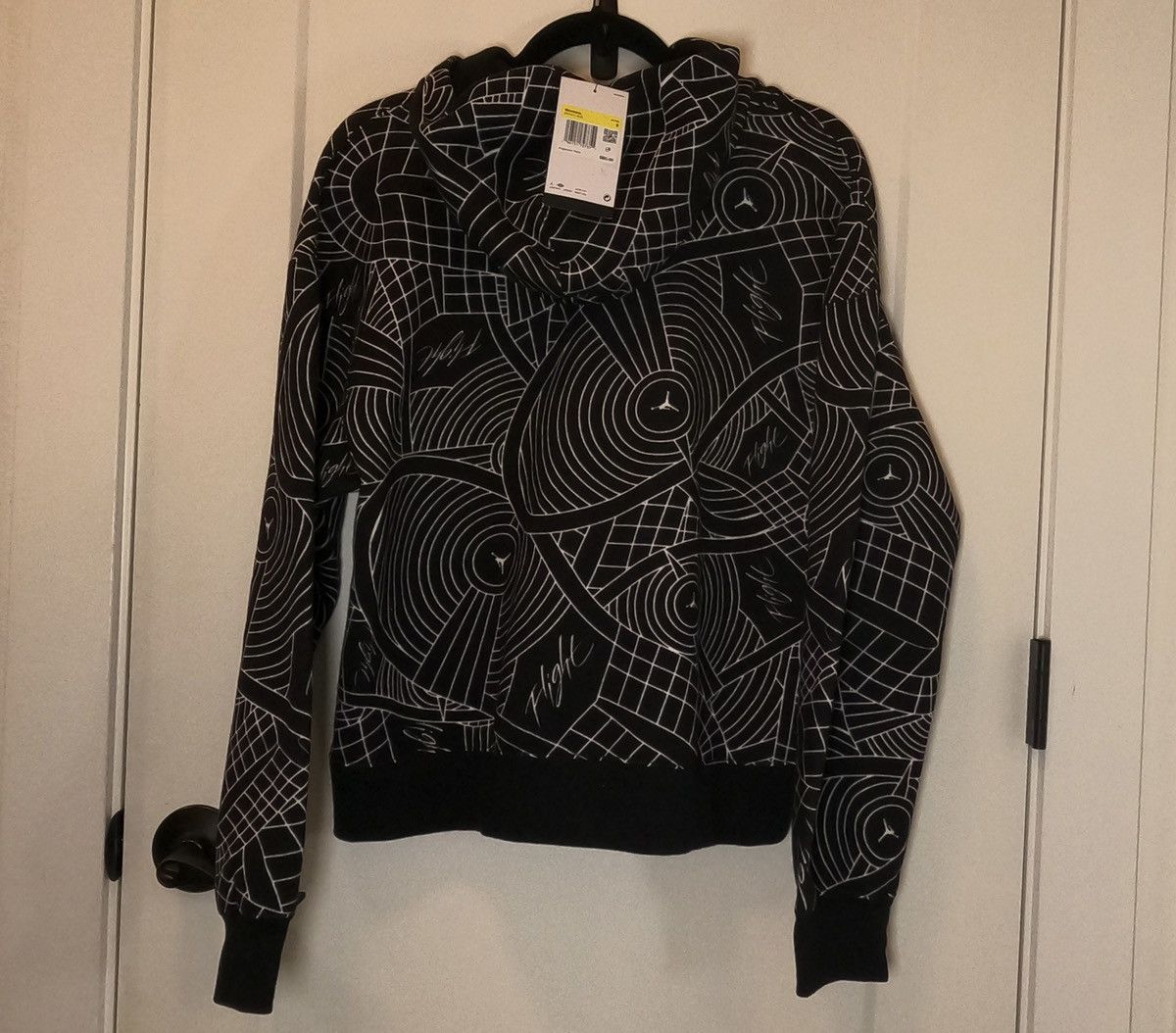 Jordan Brand •NWT • Air Jordan Black cropped hoodie • Women’s Small Size S / US 4 / IT 40 - 4 Thumbnail