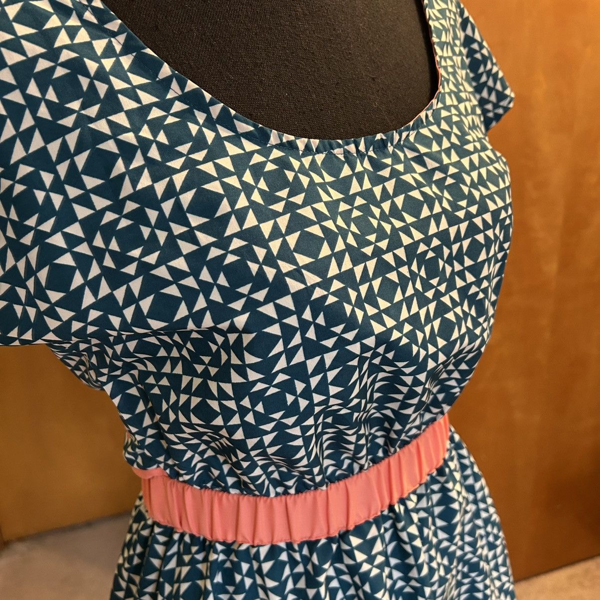 Other Roxy teal peach geometric short sleeve skater dress size S Size S / US 4 / IT 40 - 5 Thumbnail