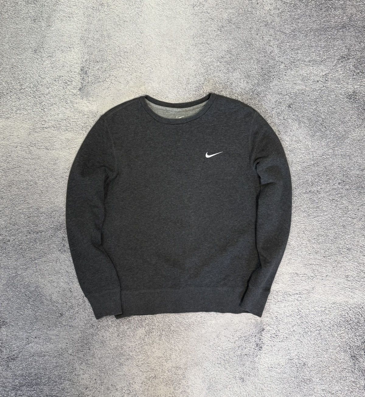Nike Nike Men Grey Sweatshirt Swoosh Logo Crewneck Basic Pullover Size US M / EU 48-50 / 2 - 1 Thumbnail
