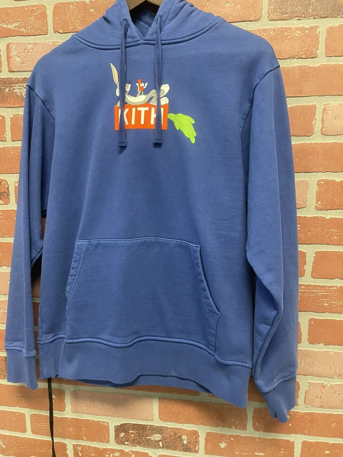 Kith Size M - Kith x Looney Tunes Bogo Brand New! Size US M / EU 48-50 / 2 - 3 Thumbnail