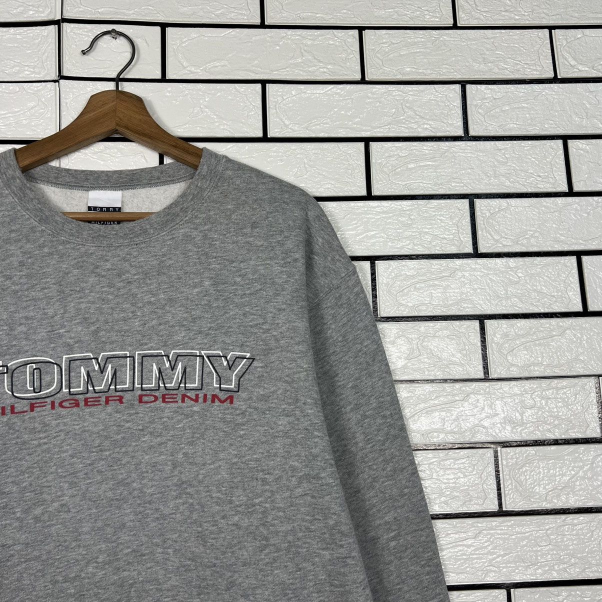 Tommy Hilfiger Vintage TOMMY HILFIGER DENIM Crewneck Sweatshirt #3978-C181 Size US L / EU 52-54 / 3 - 5 Thumbnail