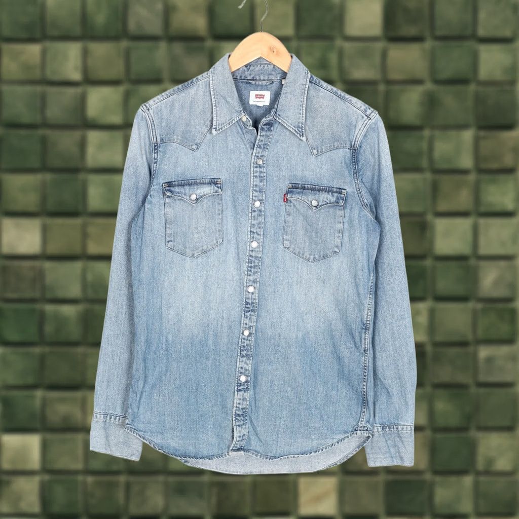 Levi's LEVI’S Barstow Western Denim Shirt Size S Long Sleeve Men VR3506 Size US S / EU 44-46 / 1 - 1 Thumbnail