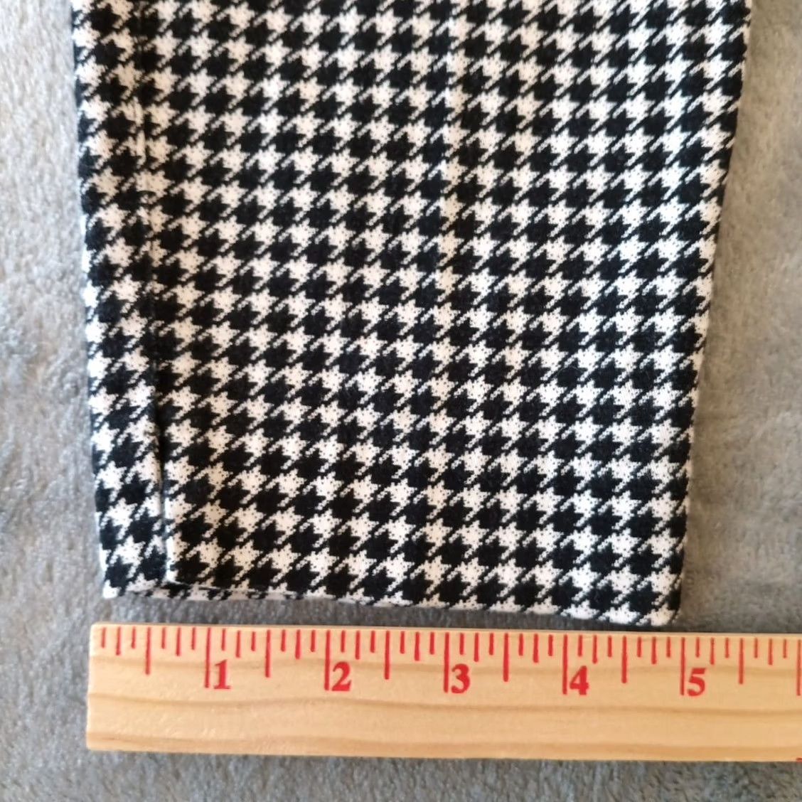 Old Navy Old Navy Pants Womens Size 4 Ankle Black Houndstooth Straight Stretch Elastic Zip 27x24.5 Men? Womens Size 27" / US 4 / IT 40 - 6 Thumbnail