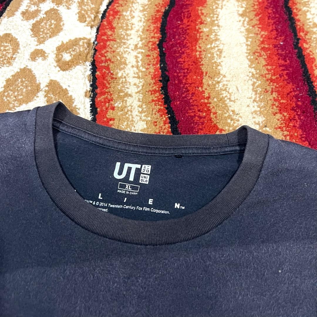 Uniqlo Vintage Thrashed Faded 2014 Alien Movie Rare T Shirt Size US L / EU 52-54 / 3 - 4 Thumbnail