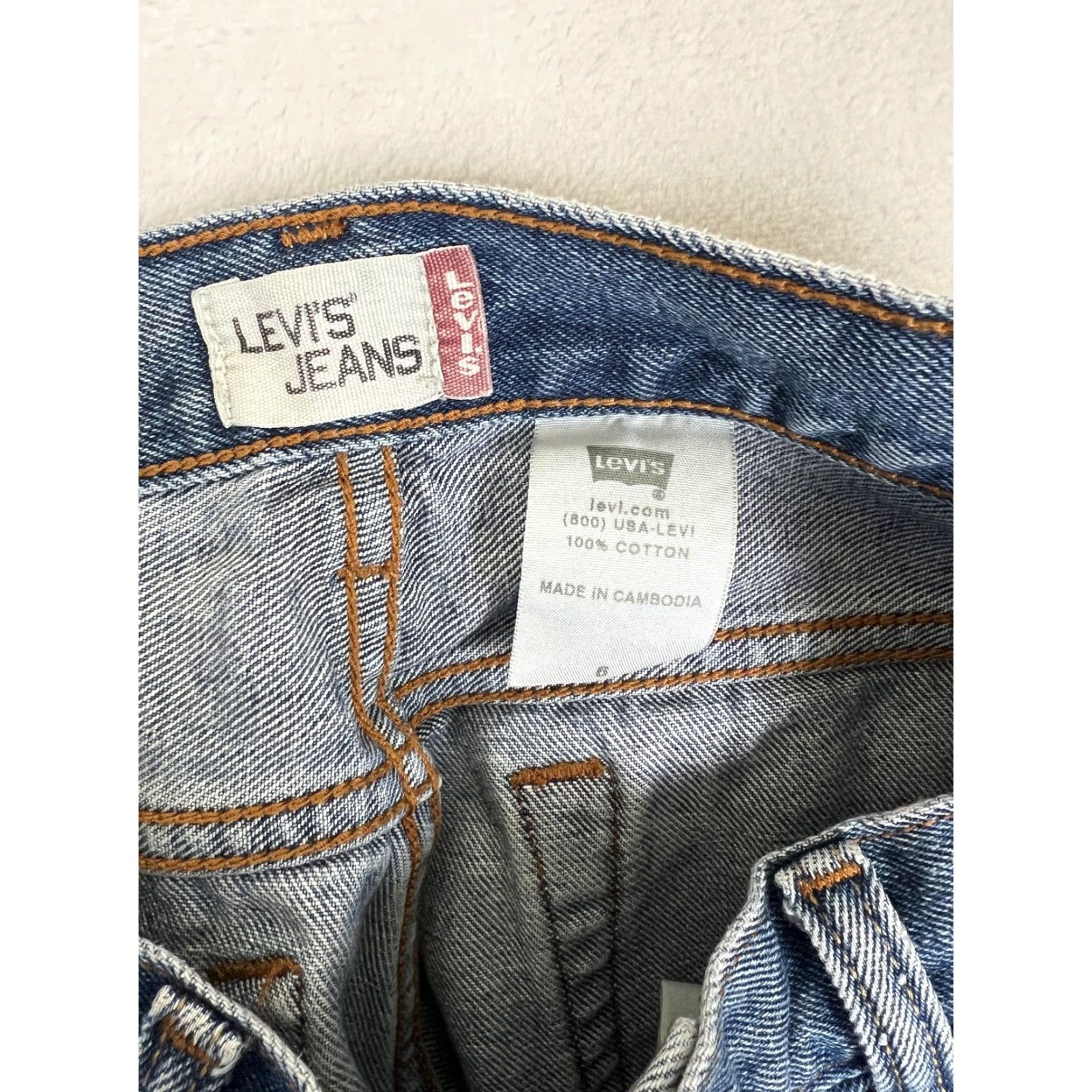 Levi's VTG Levi's 550 Denim Shorts Women’s 6 Blue Relaxed Bermuda Cutoff Cuffed Y2K Denim Shorts Size 28" / US 6 / IT 42 - 4 Thumbnail