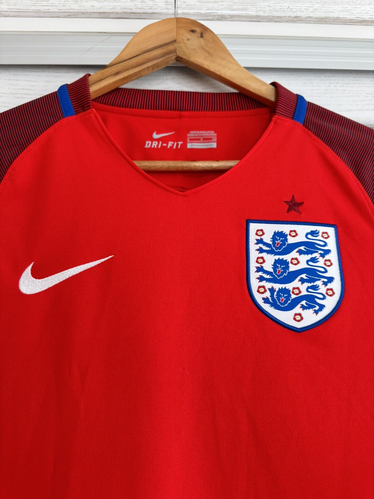 Nike England 2016-2017 Away Soccer Jersey Football Kit Shirt Size US S / EU 44-46 / 1 - 6 Thumbnail