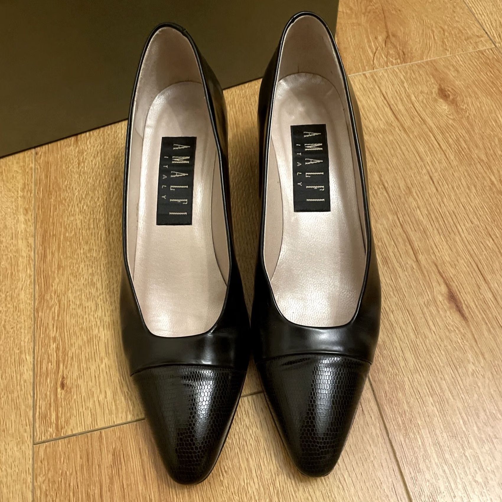 Vintage VINTAGE Amalfi Pump Leather 2in Heel Black 90s 7AAA Women’s Shoes Size US 7 / IT 37 - 4 Thumbnail