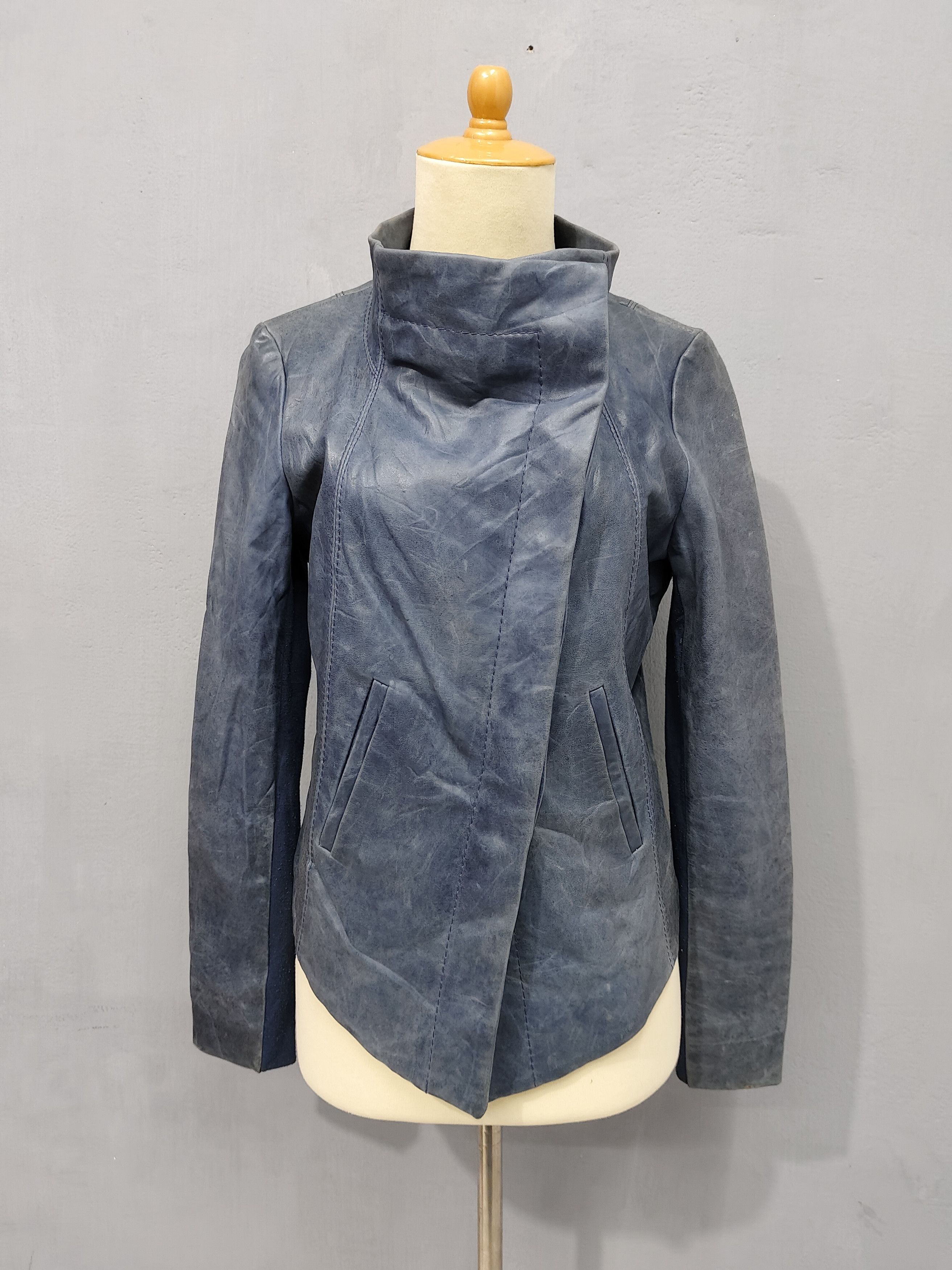 Bcbgmaxazria 2000s BCBGMAXAZRIA-Asymmetric High Collar Apocalypse Leather Size M / US 6-8 / IT 42-44 - 13 Thumbnail